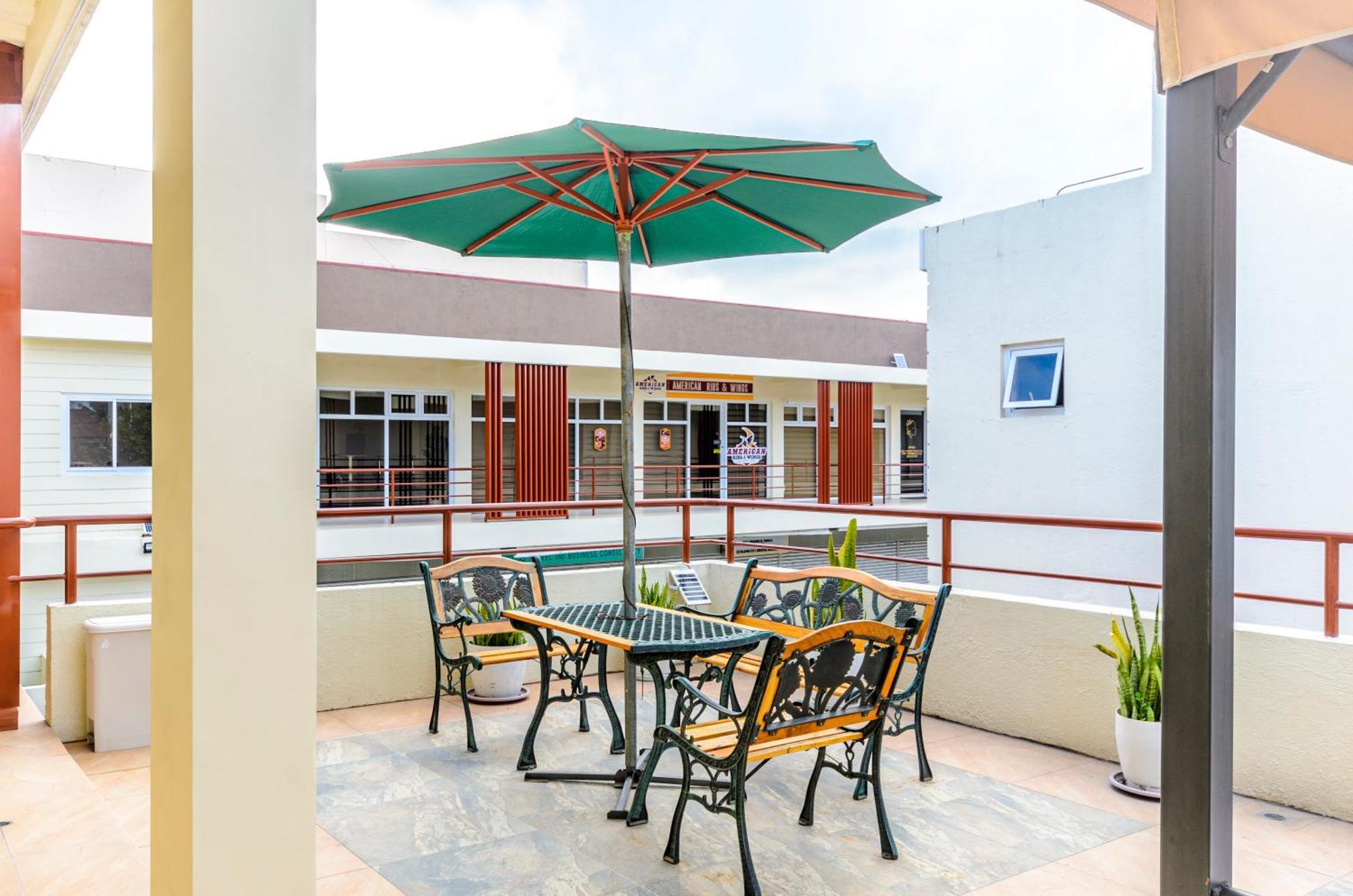Casa Alberto Of Calapan Town Center Buitenkant foto